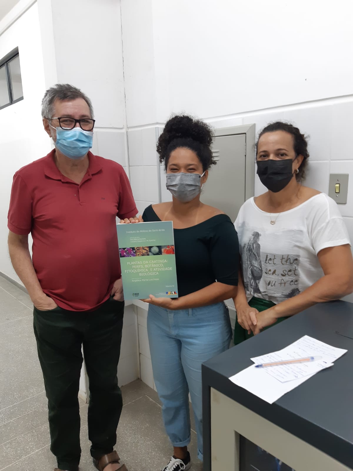 Aluna de enfermagem da Fadba inicia pesquisa biológica e química com especialistas da UEFS