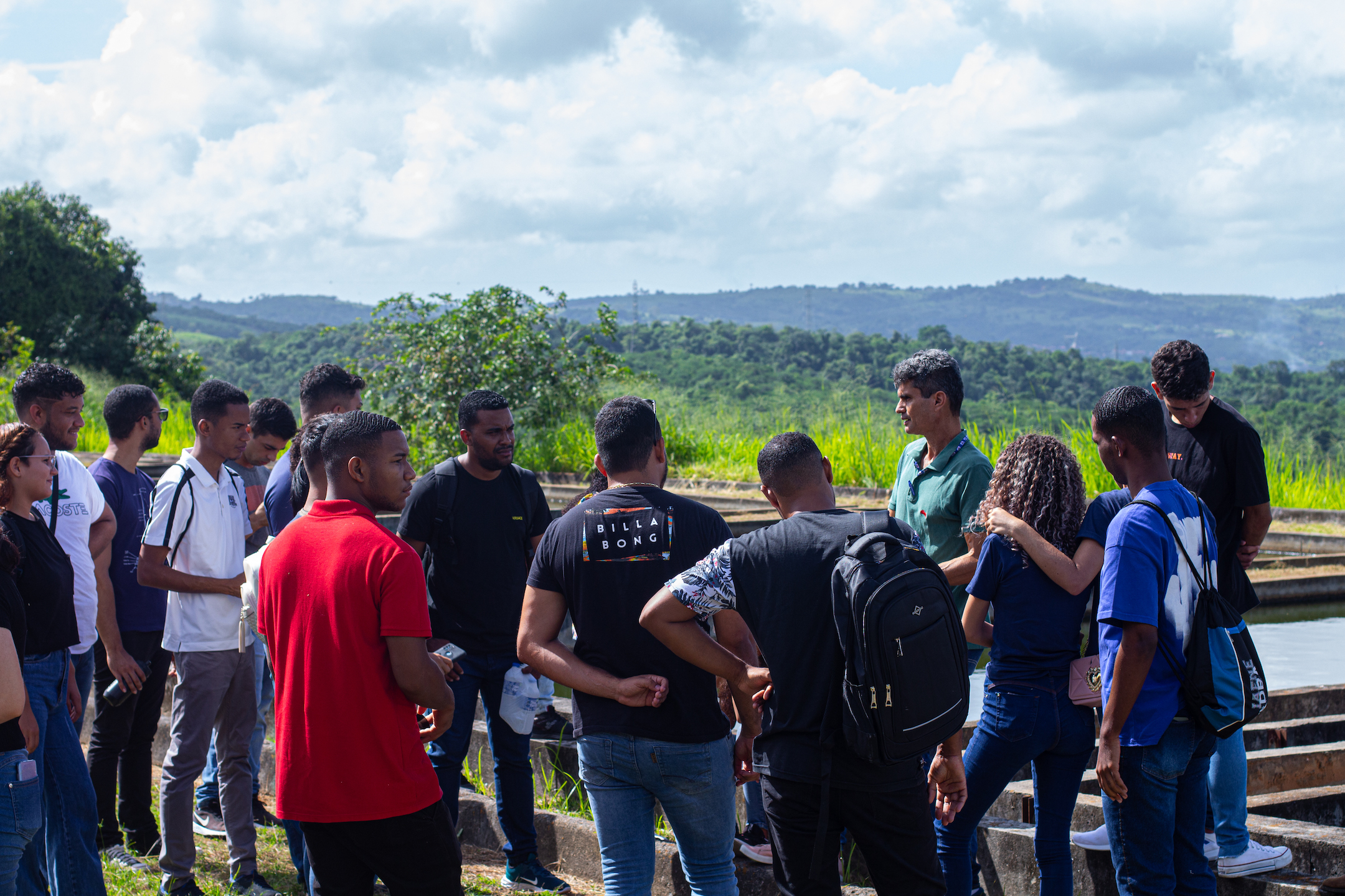 Alunos da FADBA participam de visita técnica na Estação de Piscicultura em Cachoeira